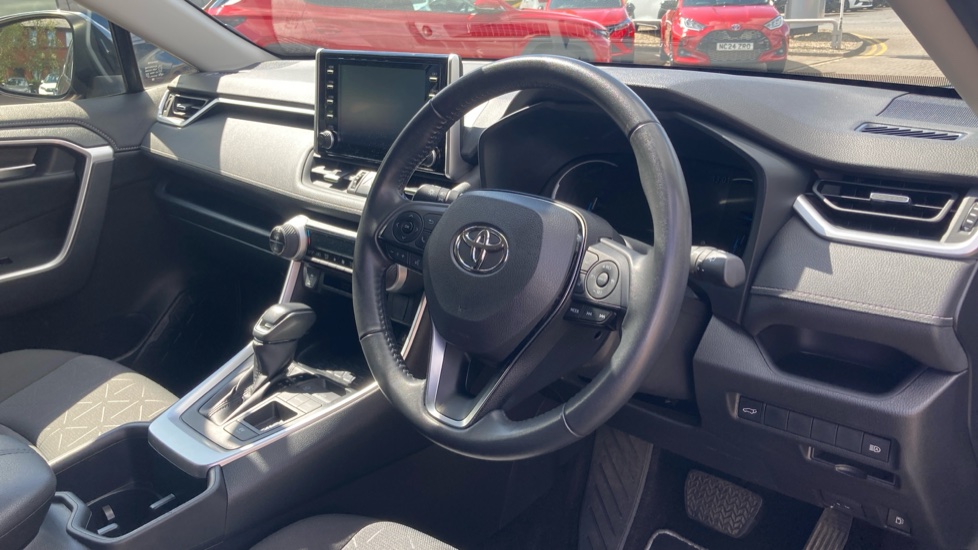 Toyota RAV4 2.5 VVT-i Hybrid Design 5dr CVT 2WD Hybrid Estate - Image 7
