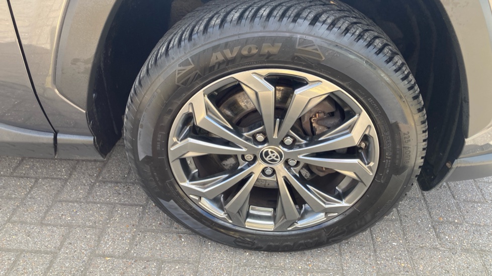 Toyota RAV4 2.5 VVT-i Hybrid Design 5dr CVT 2WD Hybrid Estate - Image 17