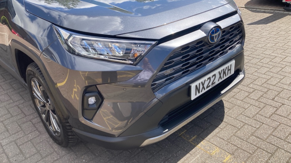 Toyota RAV4 2.5 VVT-i Hybrid Design 5dr CVT 2WD Hybrid Estate - Image 18