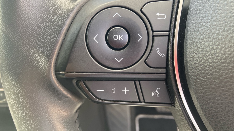 Toyota RAV4 2.5 VVT-i Hybrid Design 5dr CVT 2WD Hybrid Estate - Image 25