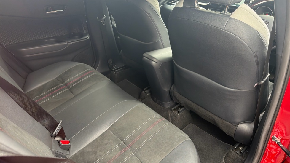 Toyota C-HR 2.0 Hybrid GR Sport 5dr CVT Hybrid Hatchback - Image 17