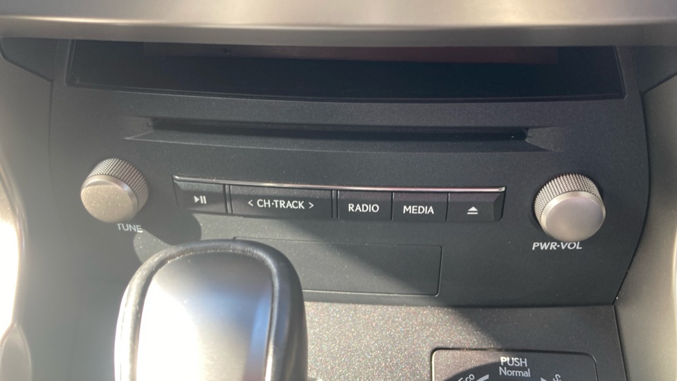Lexus NX 300h 2.5 5dr CVT [8 Inch Nav] Hybrid Estate - Image 15