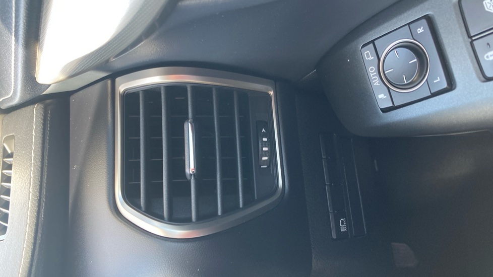 Lexus NX 300h 2.5 5dr CVT [8 Inch Nav] Hybrid Estate - Image 27