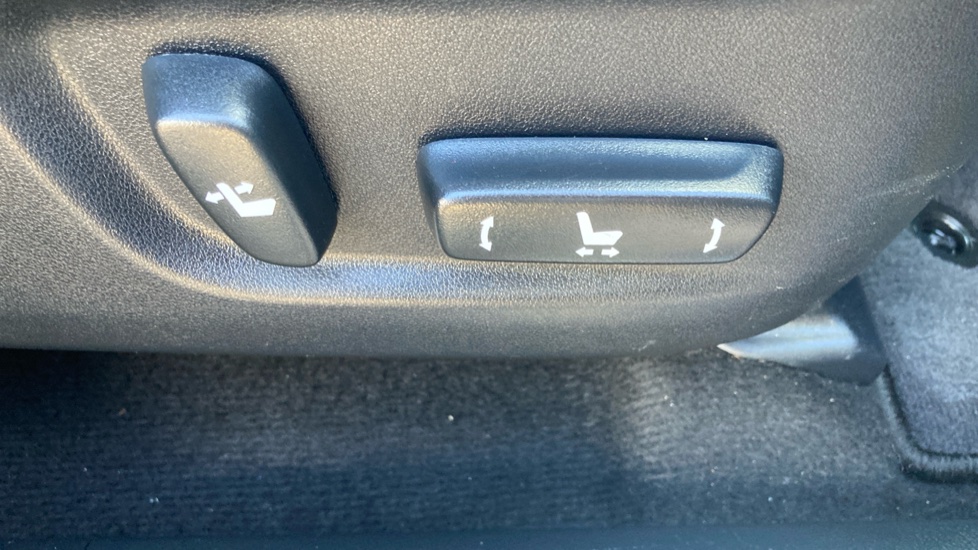 Lexus NX 300h 2.5 5dr CVT [8 Inch Nav] Hybrid Estate - Image 34