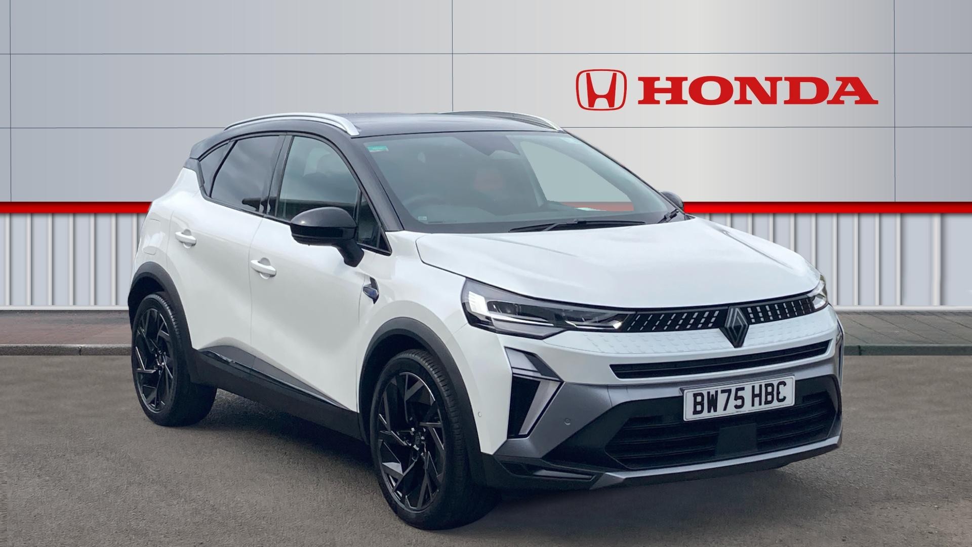 Renault Captur listing photo