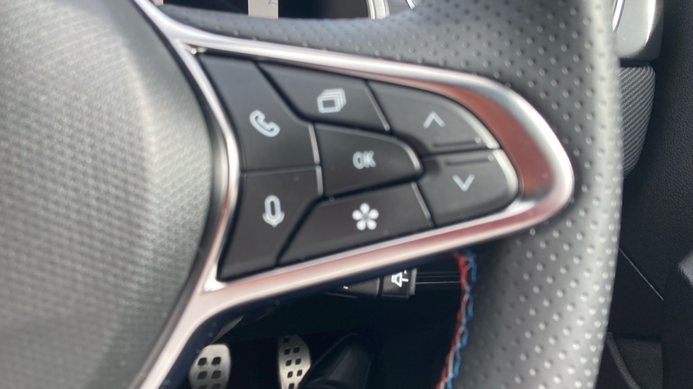 Renault Captur 1.2 TCE 115 Esprit Alpine 5dr Petrol Hatchback - Image 17