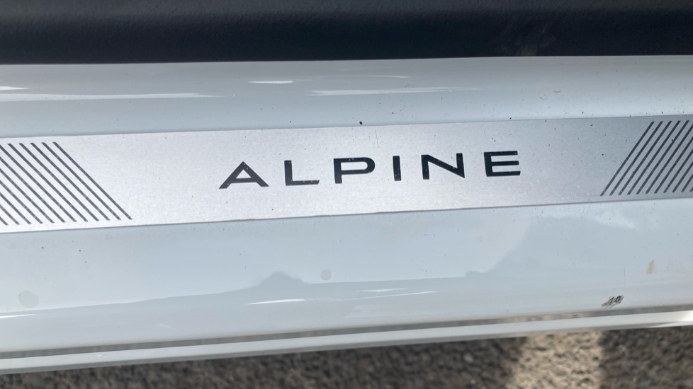 Renault Captur 1.2 TCE 115 Esprit Alpine 5dr Petrol Hatchback - Image 30