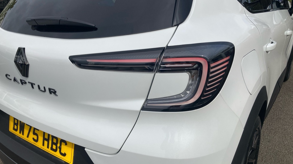 Renault Captur 1.2 TCE 115 Esprit Alpine 5dr Petrol Hatchback - Image 42