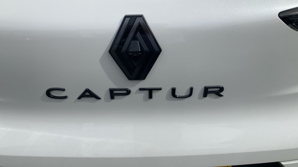 Renault Captur 1.2 TCE 115 Esprit Alpine 5dr Petrol Hatchback - Image 43