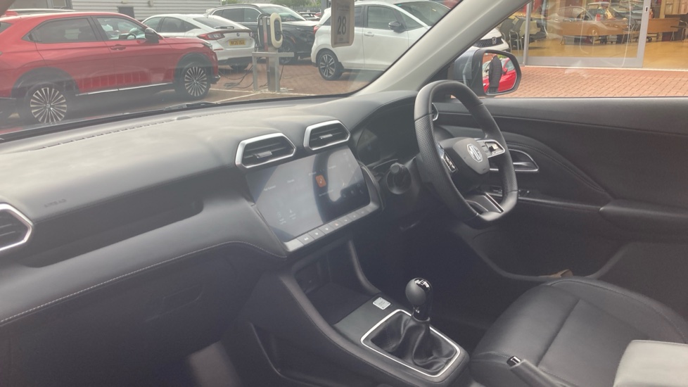 MG ZS 1.5 SE 5dr Petrol Hatchback - Image 2