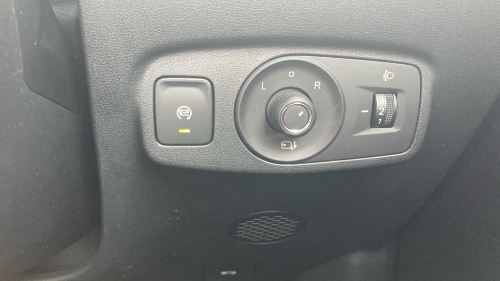 MG ZS 1.5 SE 5dr Petrol Hatchback - Image 22