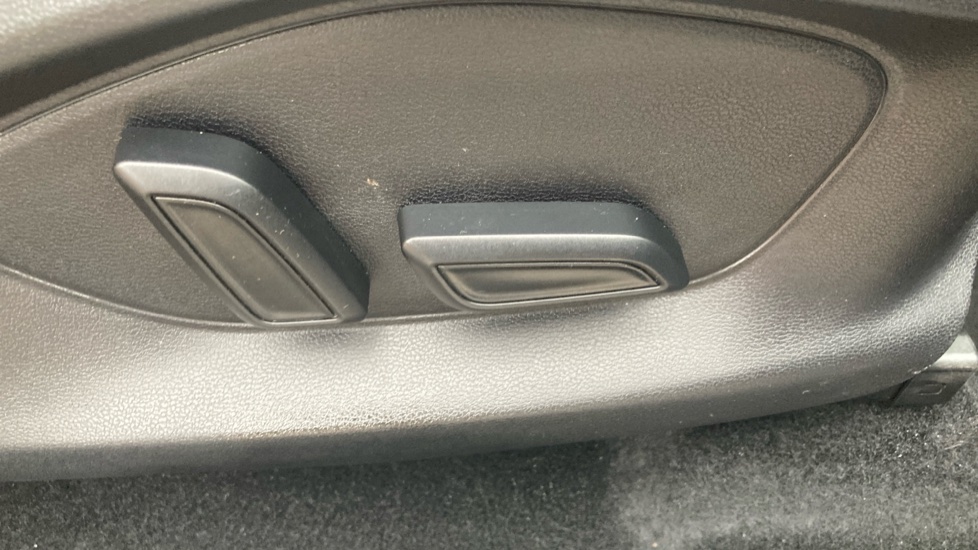 MG ZS 1.5 SE 5dr Petrol Hatchback - Image 28