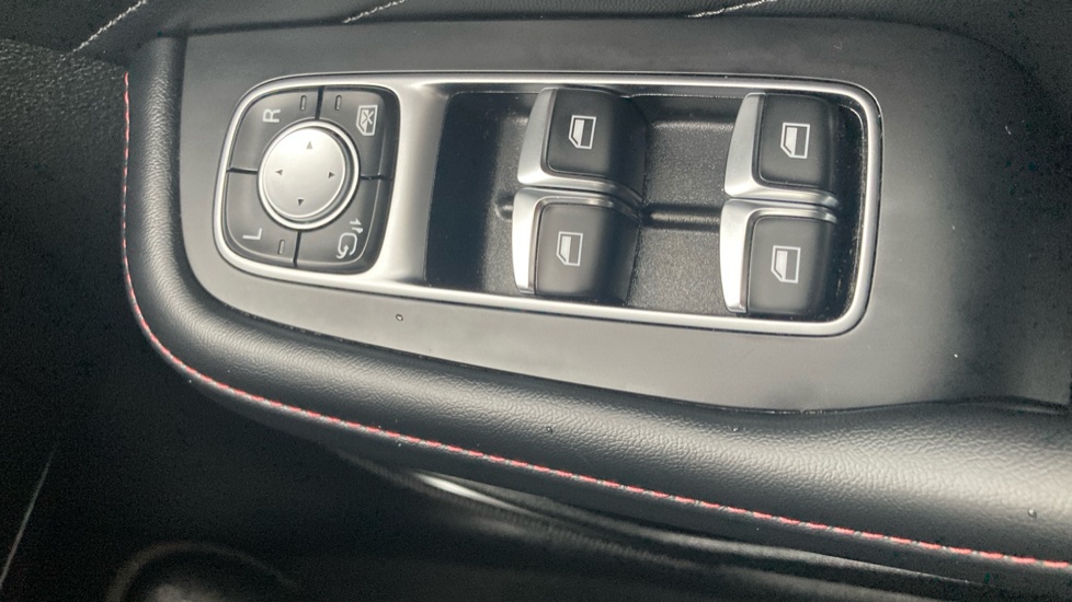 MG HS 1.5 T-GDI Trophy 5dr Petrol Hatchback - Image 14