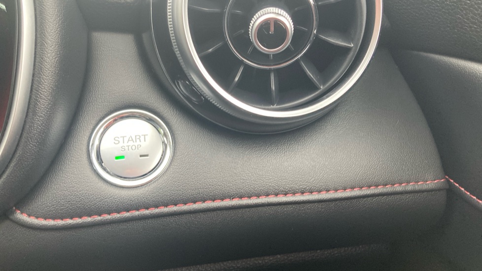 MG HS 1.5 T-GDI Trophy 5dr Petrol Hatchback - Image 15