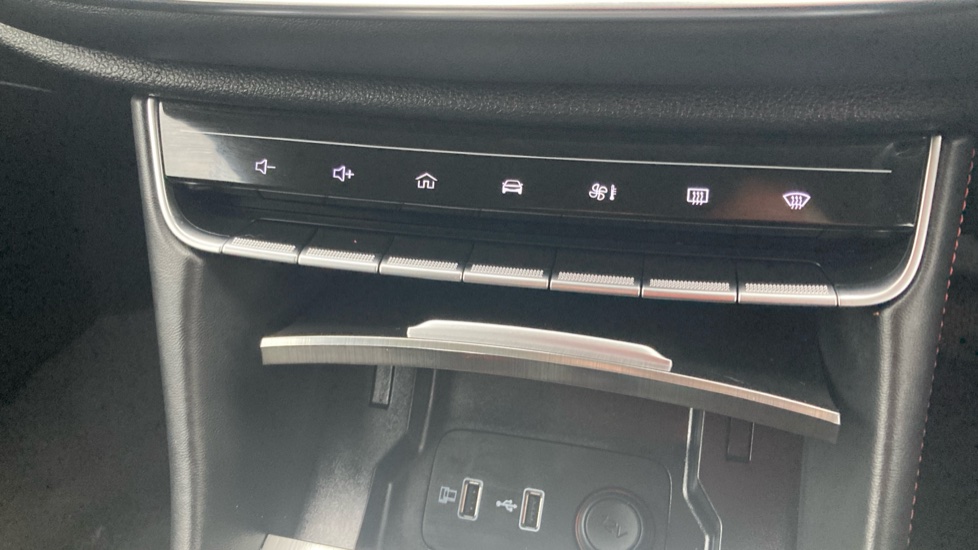 MG HS 1.5 T-GDI Trophy 5dr Petrol Hatchback - Image 22