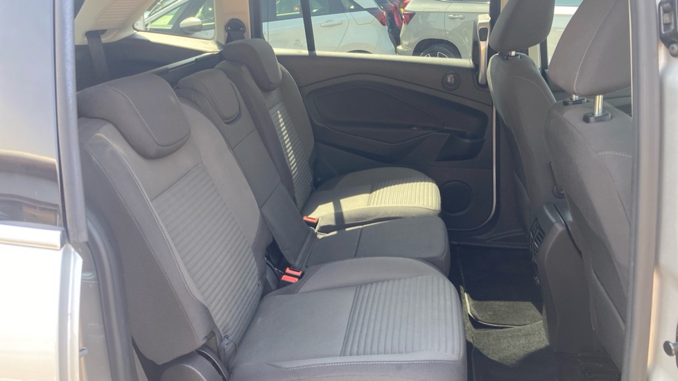 Ford Grand C-MAX 1.5 TDCi Titanium 5dr Diesel Estate - Image 32