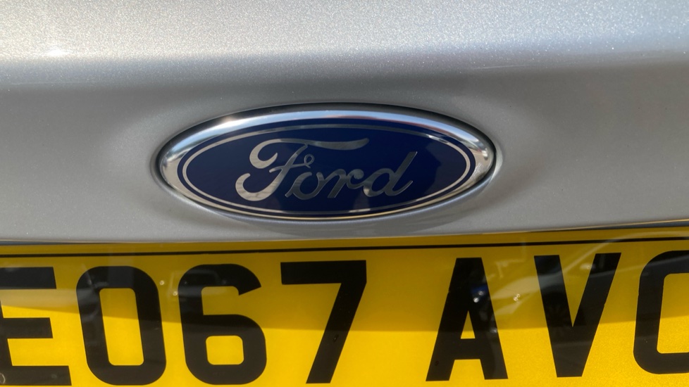 Ford Grand C-MAX 1.5 TDCi Titanium 5dr Diesel Estate - Image 39