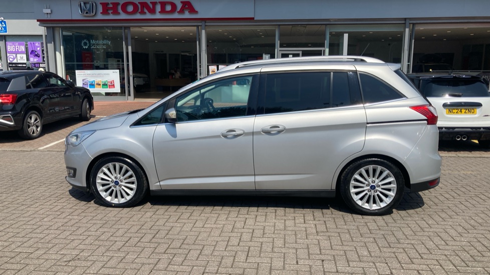 Ford Grand C-MAX 1.5 TDCi Titanium 5dr Diesel Estate - Image 44