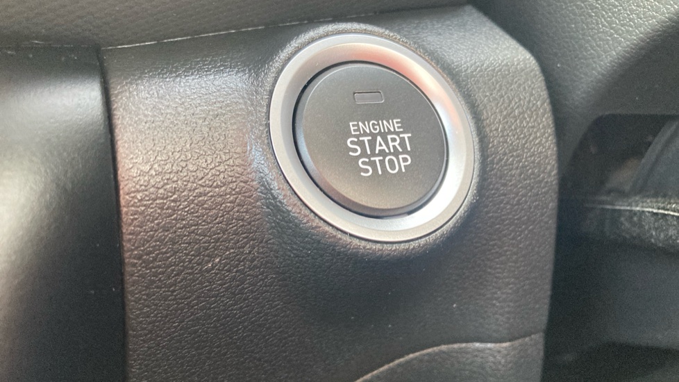 Hyundai KONA 1.6 GDi Hybrid Ultimate 5dr DCT Hybrid Hatchback - Image 16