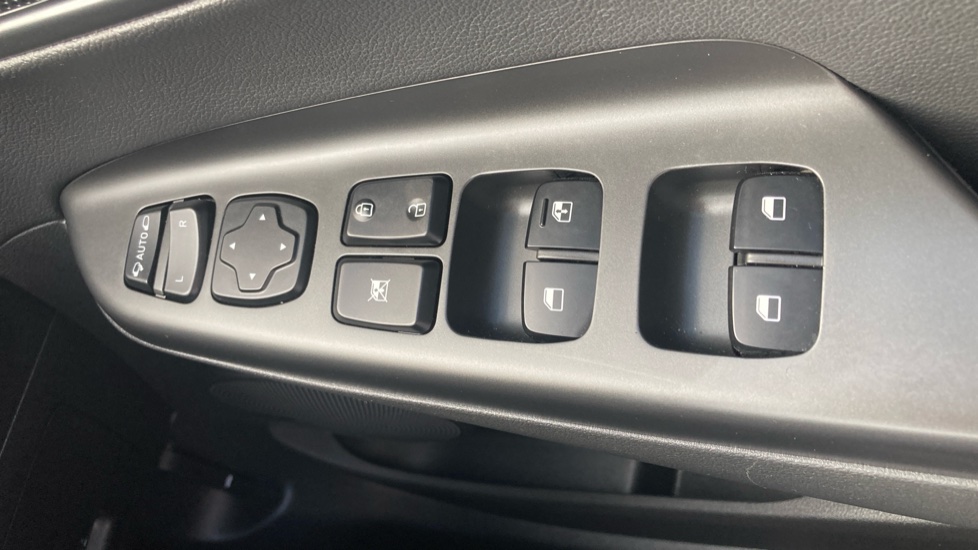 Hyundai KONA 1.6 GDi Hybrid Ultimate 5dr DCT Hybrid Hatchback - Image 21