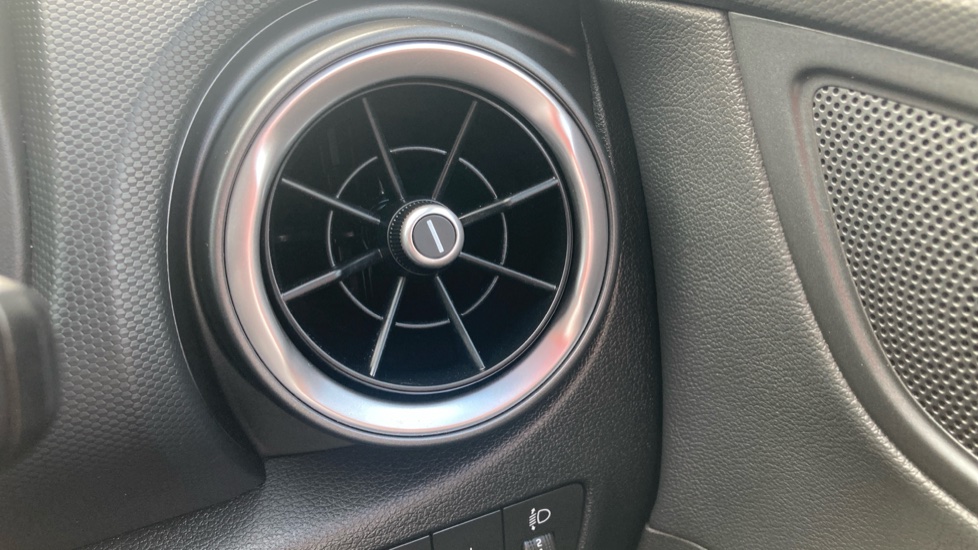 Hyundai KONA 1.6 GDi Hybrid Ultimate 5dr DCT Hybrid Hatchback - Image 23