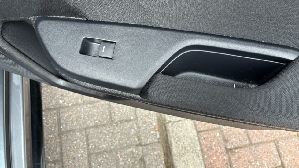 Honda Civic 1.5 VTEC Turbo Sport 5dr Petrol Hatchback - Image 27