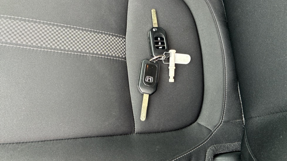 Honda Civic 1.5 VTEC Turbo Sport 5dr Petrol Hatchback - Image 45