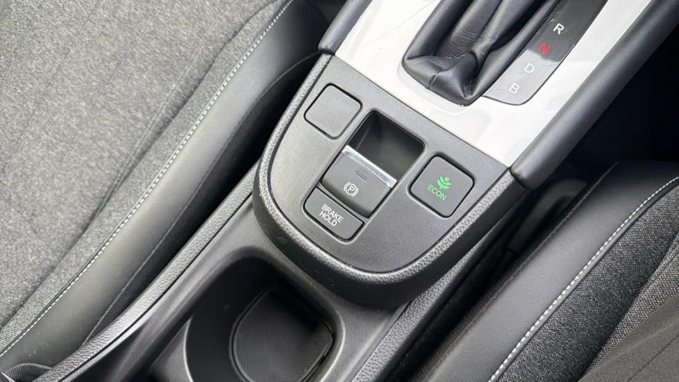 Honda Jazz 1.5 i-MMD Hybrid SR 5dr eCVT Hybrid Hatchback - Image 21