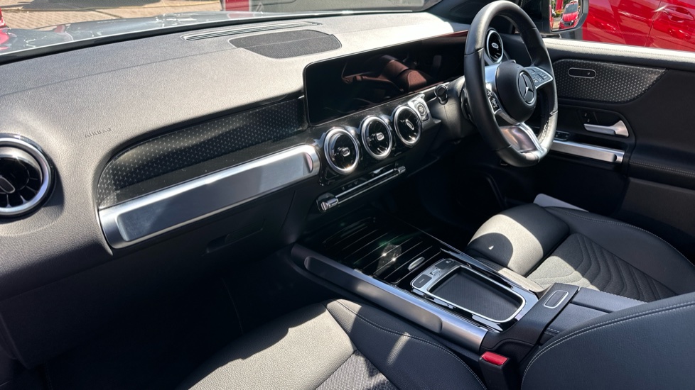 Mercedes-Benz GLB 200 Sport Executive 5dr 7G-Tronic Petrol Estate - Image 2