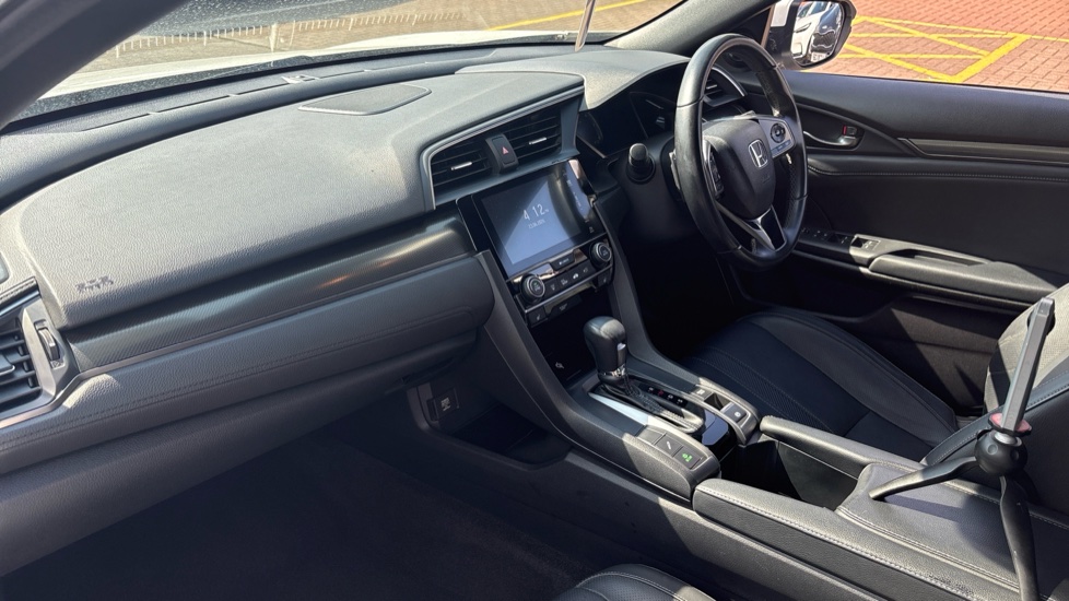 Honda Civic 1.5 VTEC Turbo Prestige 5dr CVT Petrol Hatchback - Image 2