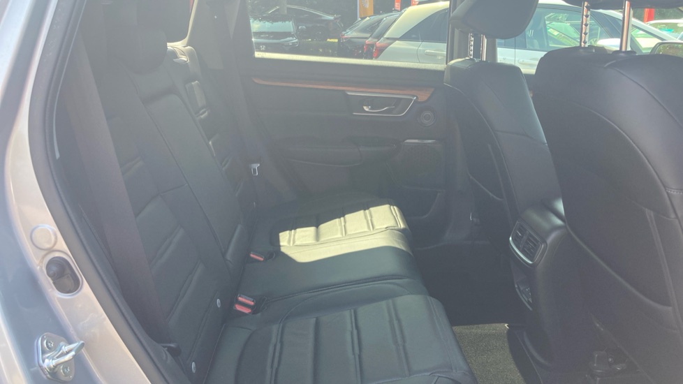 Honda CR-V 2.0 i-MMD Hybrid SR  2WD 5dr eCVT Hybrid Estate - Image 33