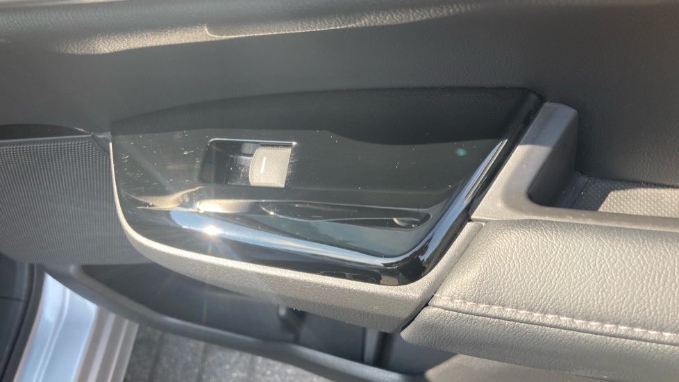 Honda CR-V 2.0 i-MMD Hybrid SR  2WD 5dr eCVT Hybrid Estate - Image 34