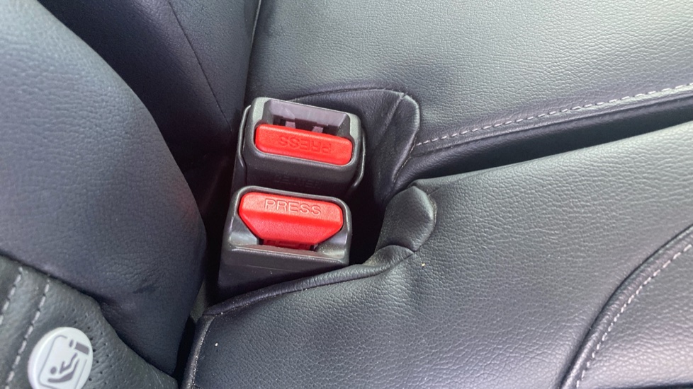 Honda CR-V 2.0 i-MMD Hybrid SR  2WD 5dr eCVT Hybrid Estate - Image 36