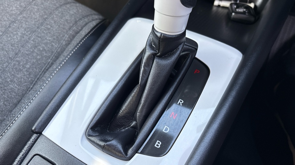 Honda Jazz 1.5 i-MMD Hybrid SR 5dr eCVT Hybrid Hatchback - Image 14