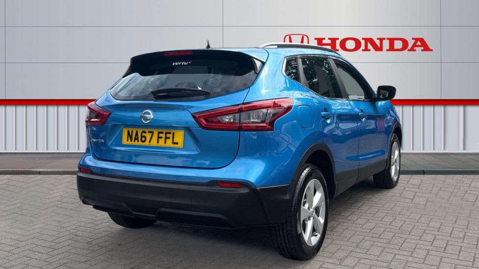 Nissan Qashqai 1.2 DiG-T Acenta 5dr Petrol Hatchback - Image 12