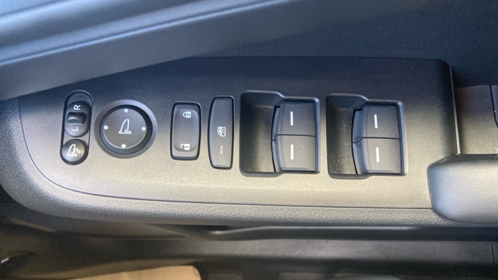 Honda HR-V 1.5 eHEV Elegance 5dr CVT Hybrid Hatchback - Image 15