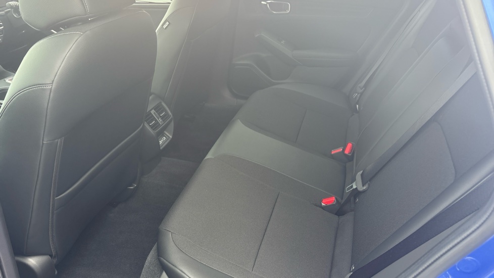 Honda Civic 2.0 eHEV Sport 5dr CVT Hybrid Hatchback - Image 17
