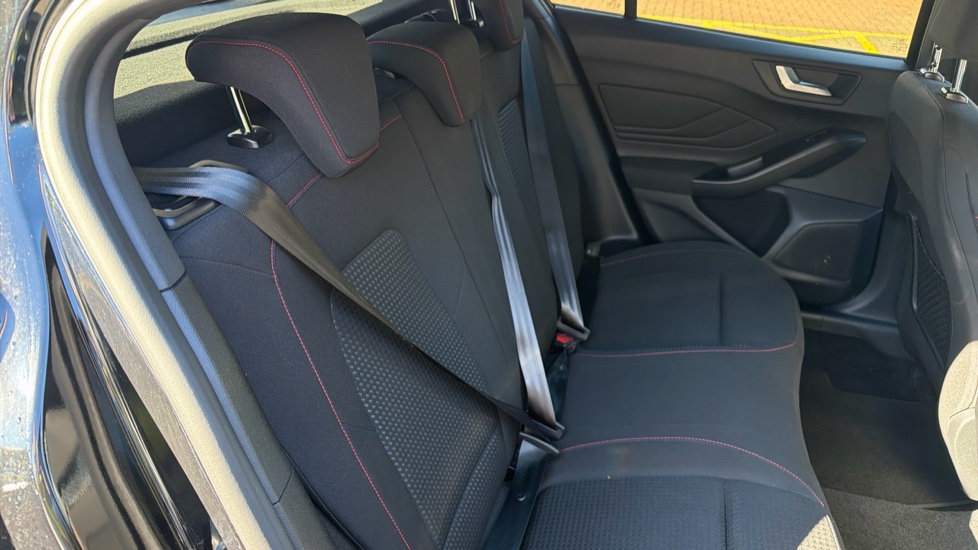 Ford Focus 1.0 EcoBoost ST-Line 5dr Petrol Hatchback - Image 8