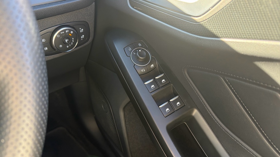 Ford Focus 1.0 EcoBoost ST-Line 5dr Petrol Hatchback - Image 20