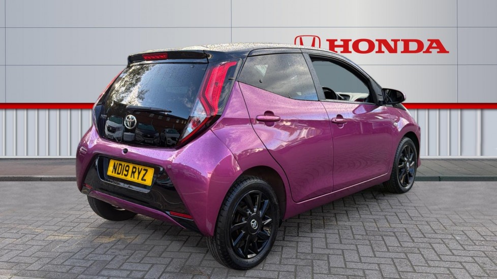 Toyota Aygo 1.0 VVT-i X-Cite 5 5dr Petrol Hatchback - Image 12