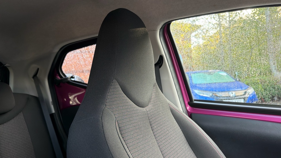 Toyota Aygo 1.0 VVT-i X-Cite 5 5dr Petrol Hatchback - Image 17