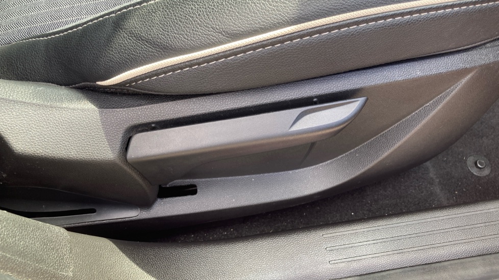 Renault Clio 1.6 E-TECH full hybrid 145 Techno 5dr Auto Hybrid Hatchback - Image 30