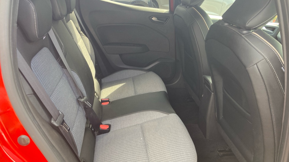 Renault Clio 1.6 E-TECH full hybrid 145 Techno 5dr Auto Hybrid Hatchback - Image 33