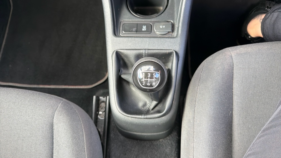 Volkswagen Up 1.0 Move Up 5dr Petrol Hatchback - Image 22