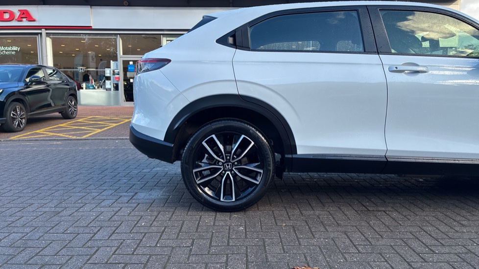 Honda HR-V 1.5 eHEV Elegance 5dr CVT Hybrid Hatchback - Image 9