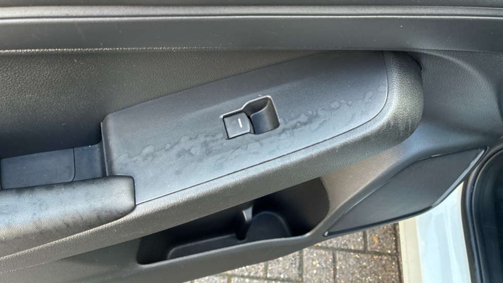 Honda HR-V 1.5 eHEV Elegance 5dr CVT Hybrid Hatchback - Image 29