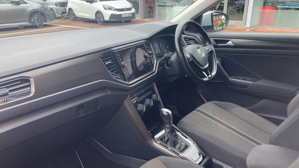 Volkswagen T-Roc 1.5 TSI EVO SE 5dr DSG Petrol Hatchback - Image 2