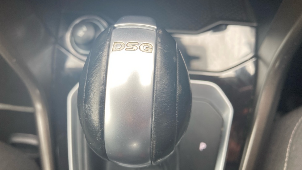 Volkswagen T-Roc 1.5 TSI EVO SE 5dr DSG Petrol Hatchback - Image 18