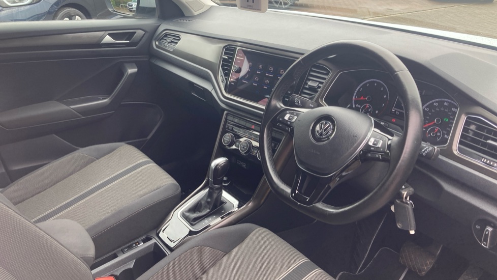 Volkswagen T-Roc 1.5 TSI EVO SE 5dr DSG Petrol Hatchback - Image 27