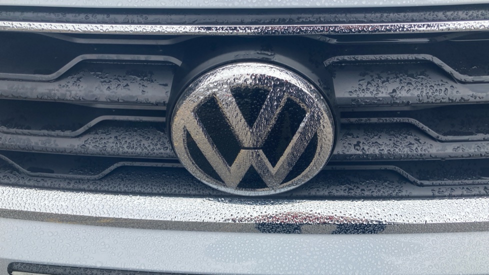 Volkswagen T-Roc 1.5 TSI EVO SE 5dr DSG Petrol Hatchback - Image 42